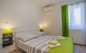 Room Elelina